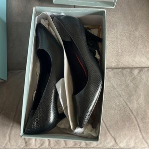 Rockport heels snake skin black size 8.5